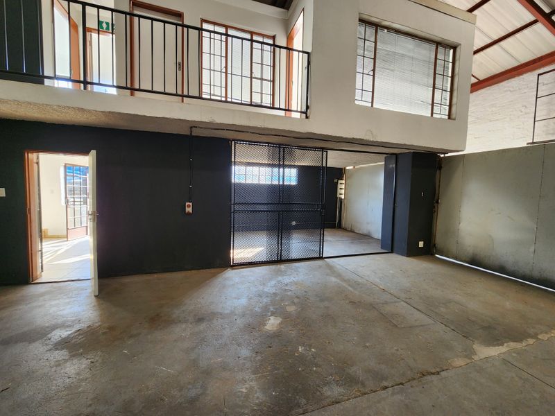 Well located 213m2 Warehouse To Let in Silverton, Secure Industrial Space - Photo 4