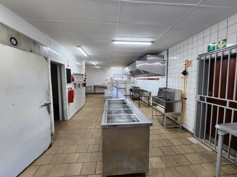 130m2 Ground Floor Commercial Kitchen Space To Let in Secure Montana Business Area - Photo 5