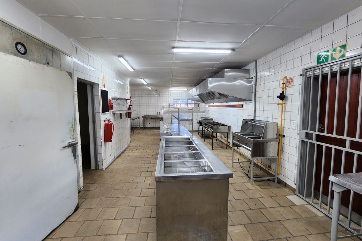 130m2 Ground Floor Commercial Kitchen Space To Let in Secure Montana Business Area - Photo 5