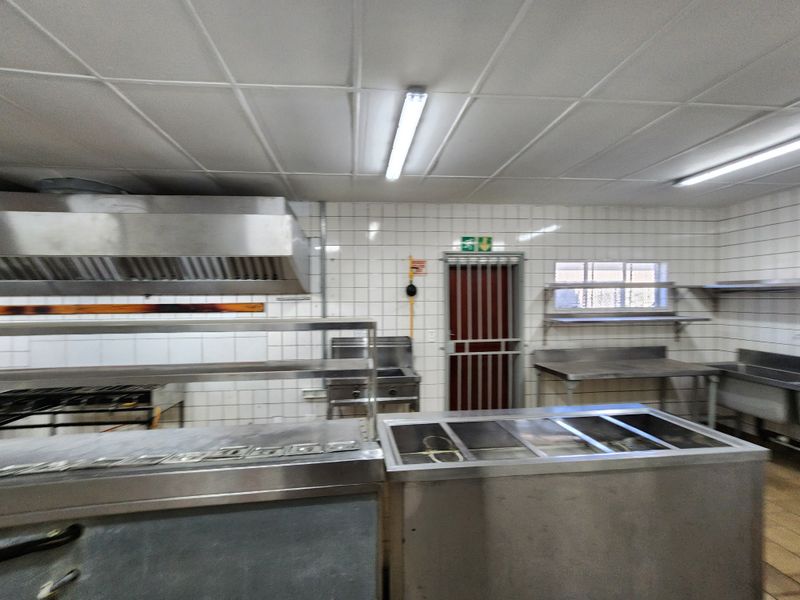 130m2 Ground Floor Commercial Kitchen Space To Let in Secure Montana Business Area - Photo 6