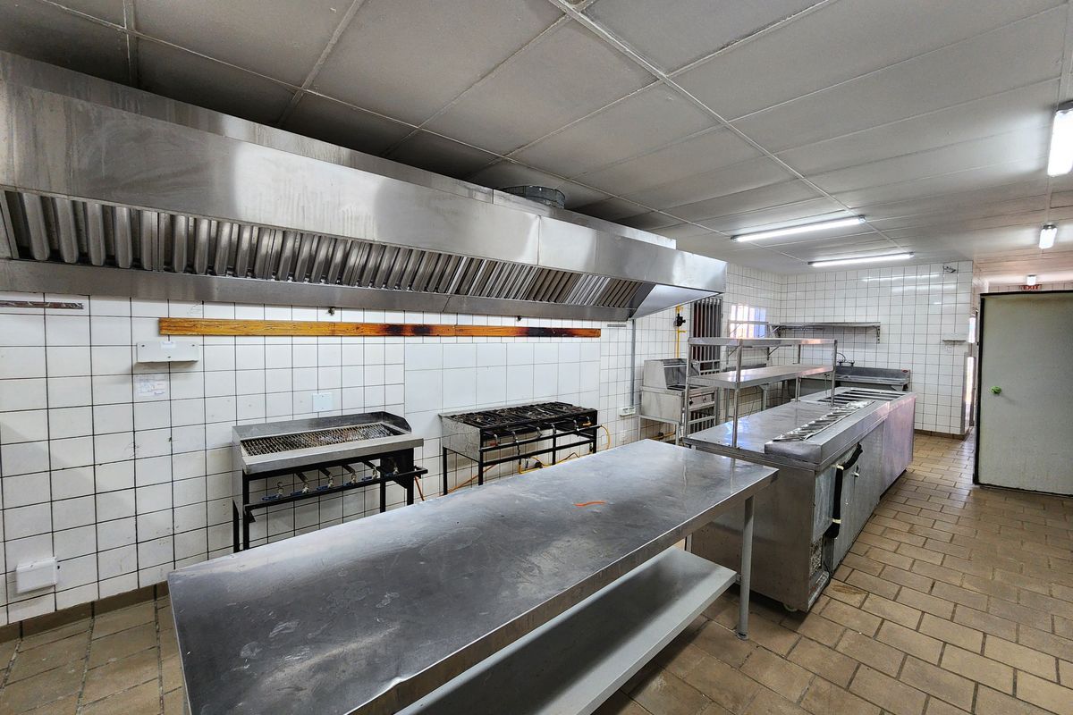 130m2 Ground Floor Commercial Kitchen Space To Let in Secure Montana Business Area - Photo 3