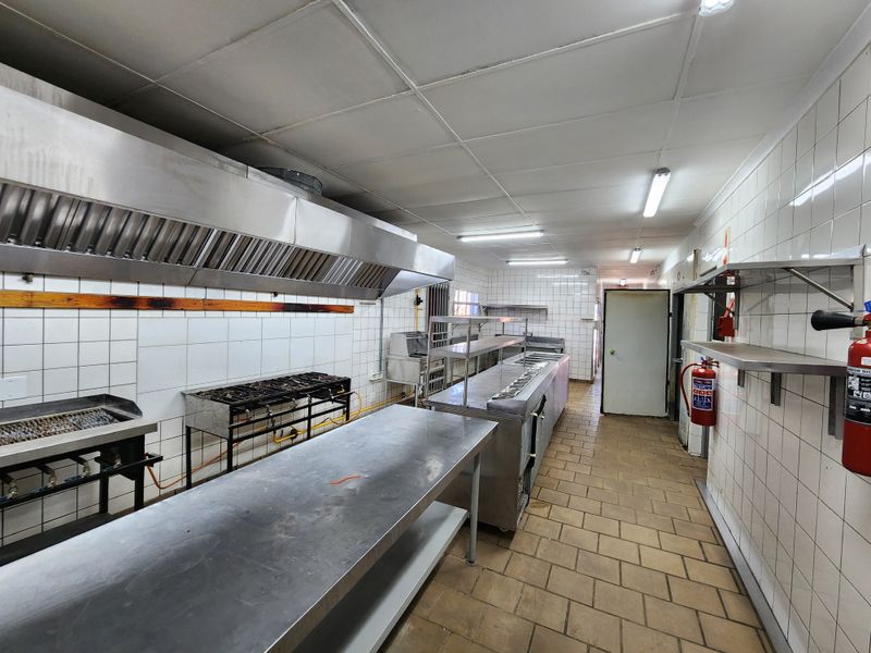 130m2 Ground Floor Commercial Kitchen Space To Let in Secure Montana Business Area - Photo 4