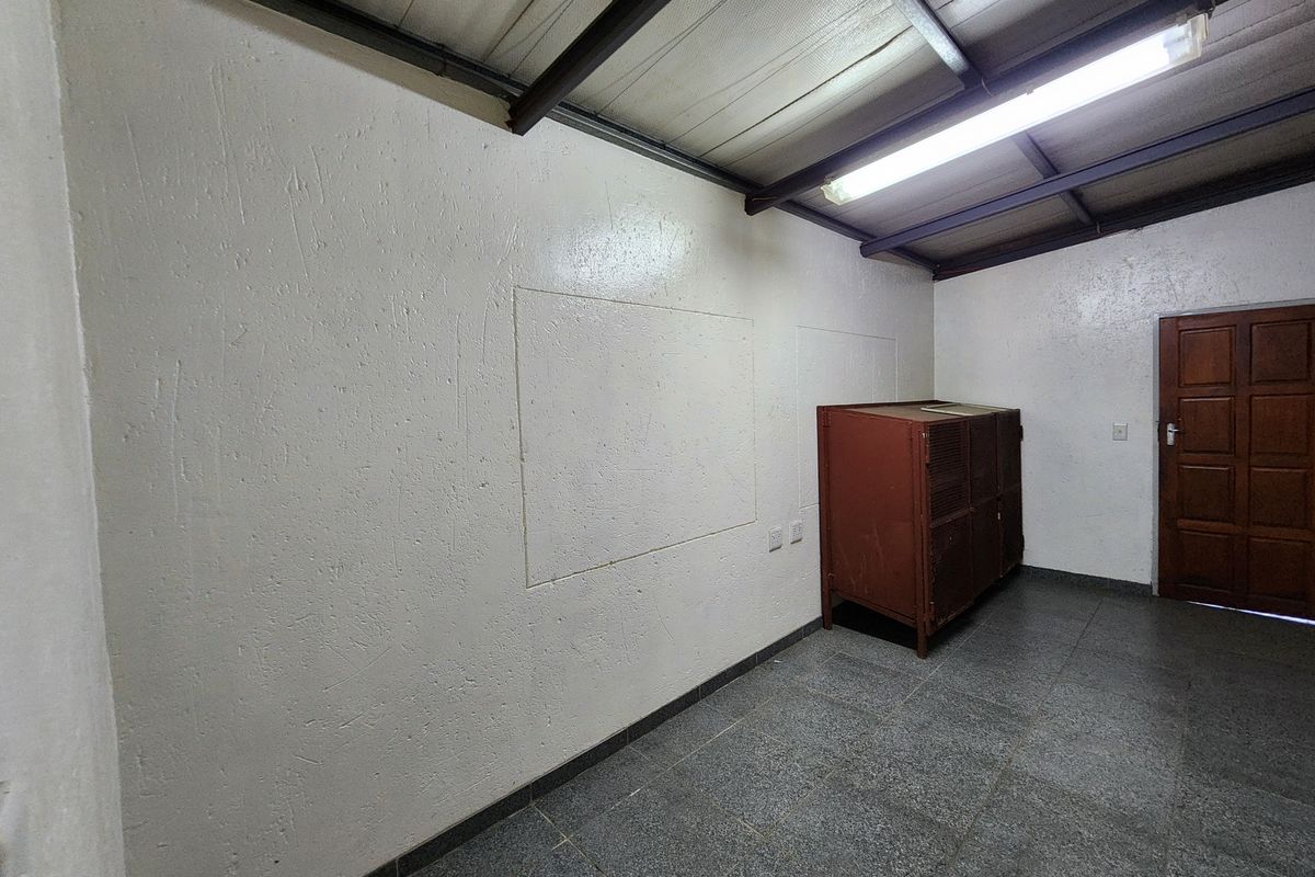 550m2 A-Grade Warehouse with Multiple Roller Shutter Doors in Montana - Photo 5