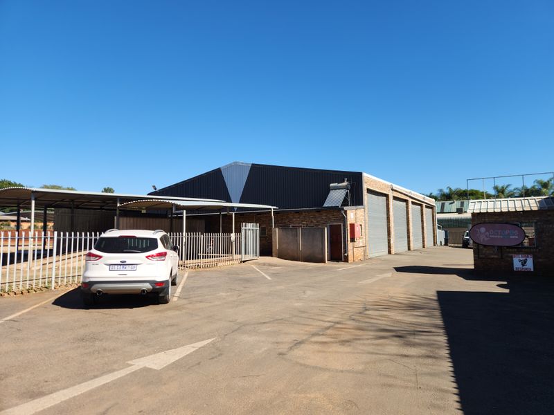 550m2 A-Grade Warehouse with Multiple Roller Shutter Doors in Montana - Photo 2