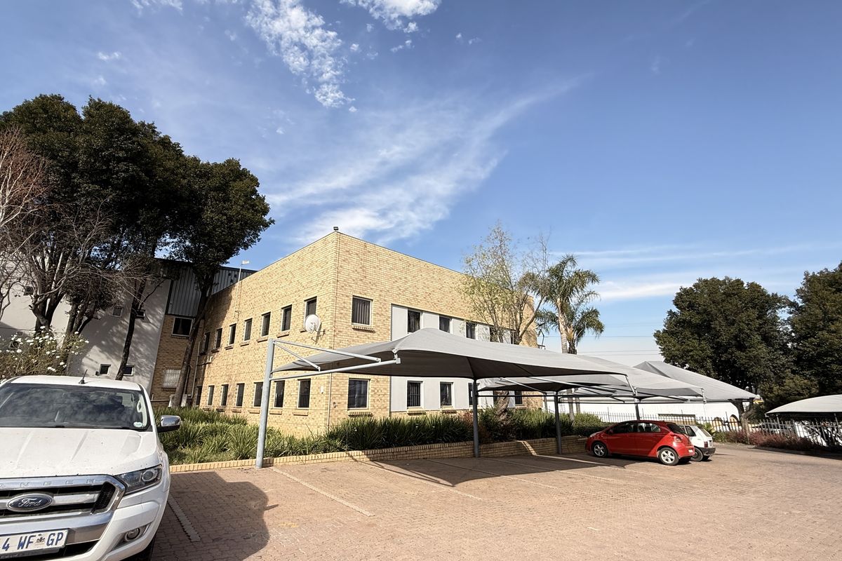 2446m2 Logistics Facility with Exclusive Yard and Superlink Access in Midrand's Growth Corridor - Photo 3