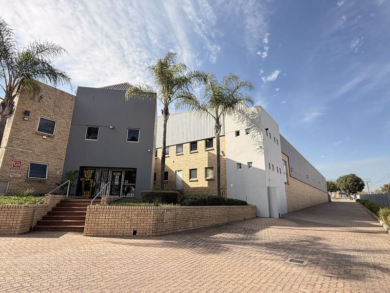 2446m2 Logistics Facility with Exclusive Yard and Superlink Access in Midrand's Growth Corridor - Photo 2