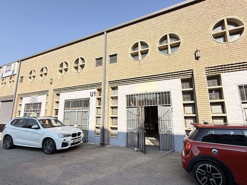 305m2 Warehouse in Halfway House Offering Strategic Midrand Access and Secure Business Operations - Photo 1