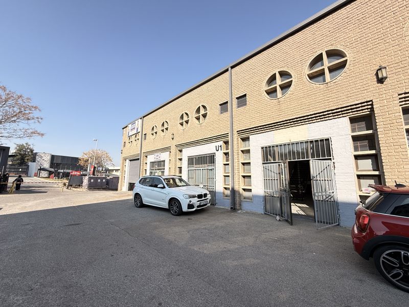 305m2 Warehouse in Halfway House Offering Strategic Midrand Access and Secure Business Operations - Photo 3
