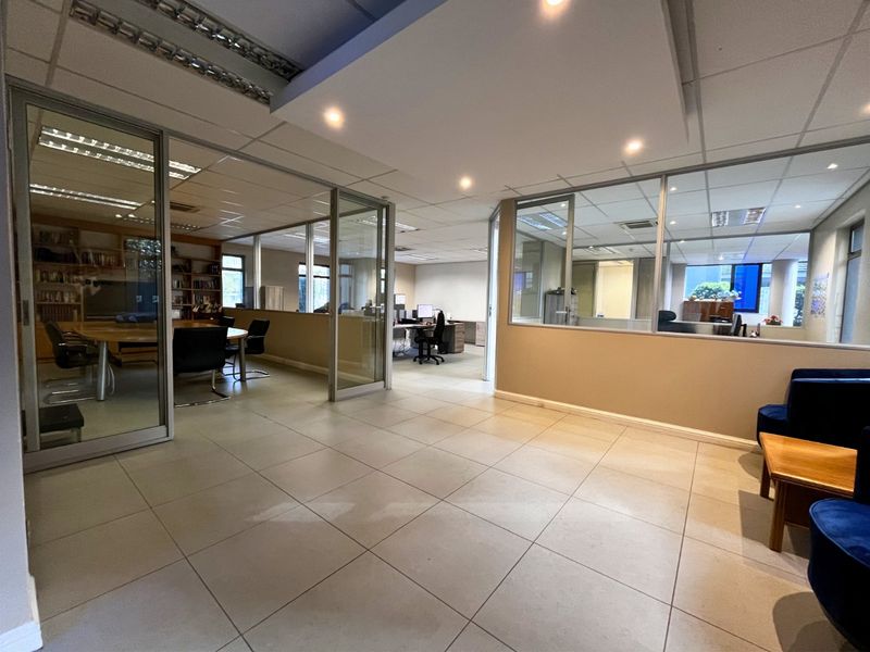 Prime 154 m2 Ground Floor, Office Suite Opposite Bedford Centre, All-Inclusive Base Rental - Photo 1