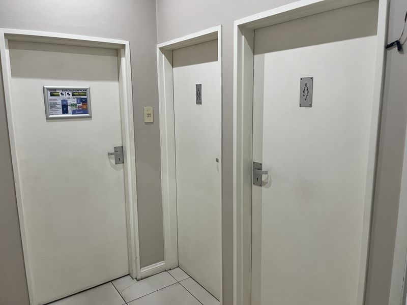 Well maintained versatile property in a central location - Photo 9