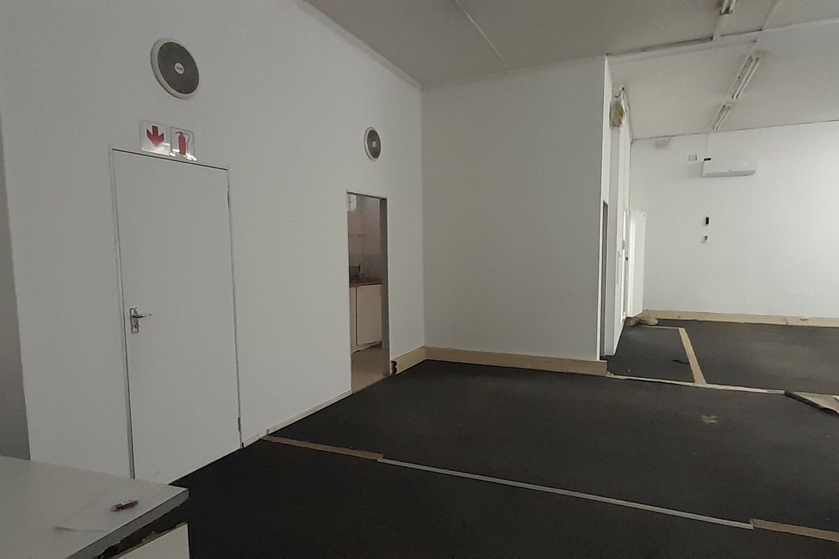 Secure Accessible Office Space with Backup Power in Monument Park - Photo 4
