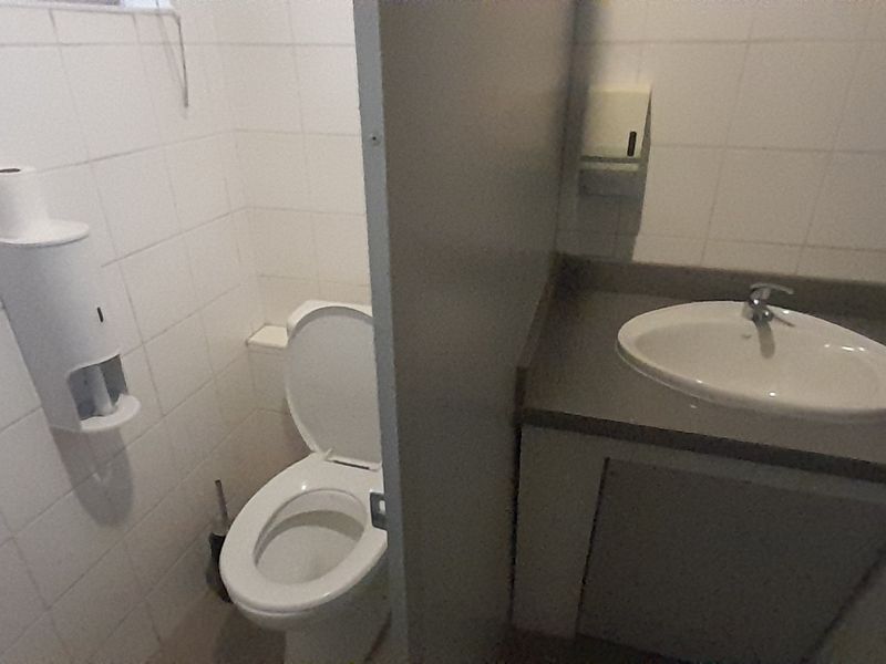 Executive Office Suite with Boardroom Presence and R21 Convenience - Photo 10