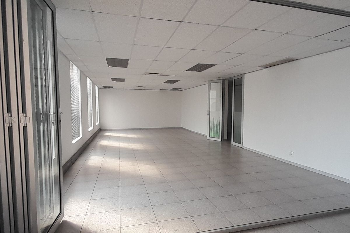 Executive Office Suite with Boardroom Presence and R21 Convenience - Photo 4