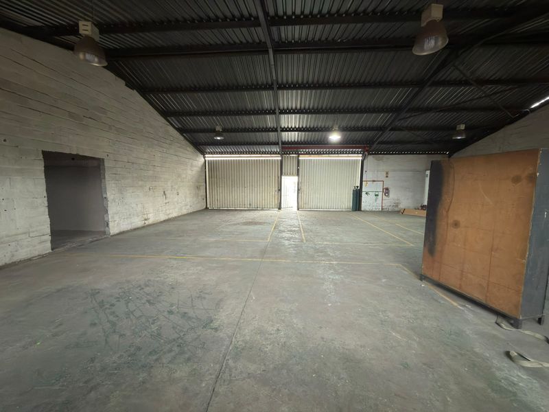 Well-Located Industrial Facility Available to Let in Worcester - Photo 3
