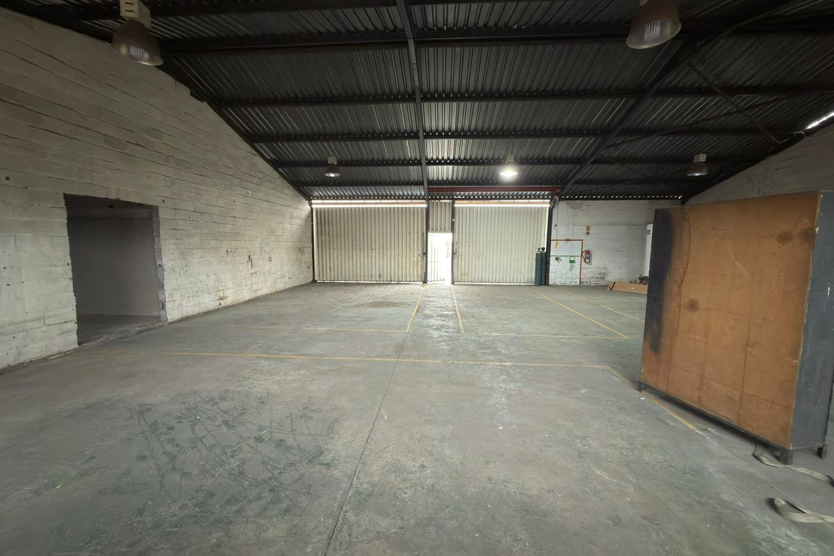 Well-Located Industrial Facility Available to Let in Worcester - Photo 3