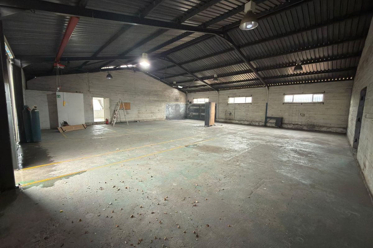 Well-Located Industrial Facility Available to Let in Worcester - Photo 4