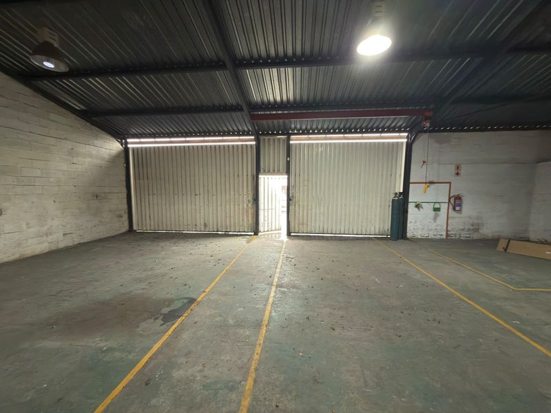 Well-Located Industrial Facility Available to Let in Worcester - Photo 2