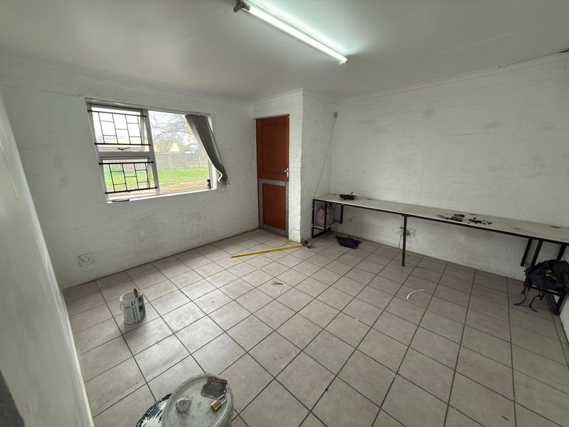 Well-Located Industrial Facility Available to Let in Worcester - Photo 10