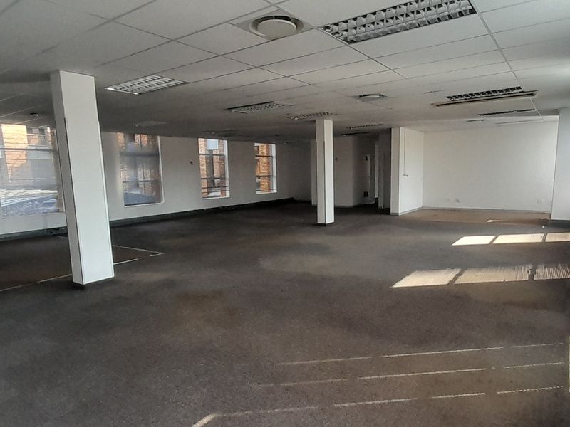 Flexible Open Plan Office Space with Expansion Potential - Photo 10