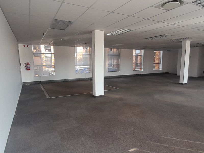 Flexible Open Plan Office Space with Expansion Potential - Photo 7