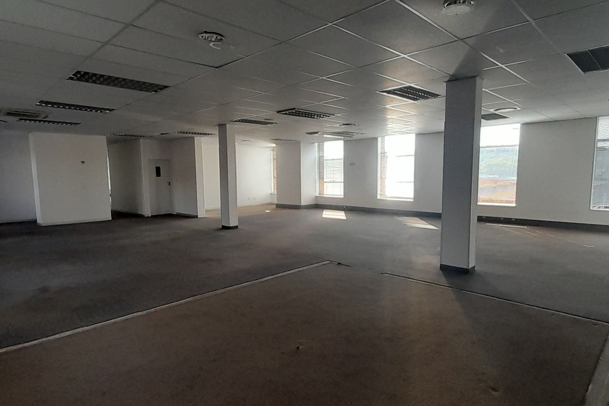Flexible Open Plan Office Space with Expansion Potential - Photo 5