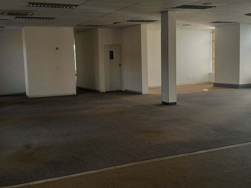 Flexible Open Plan Office Space with Expansion Potential - Photo 3