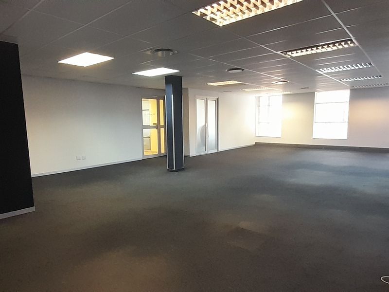 Affordable Open Plan Office in a Strategic Monument Park Location - Photo 5