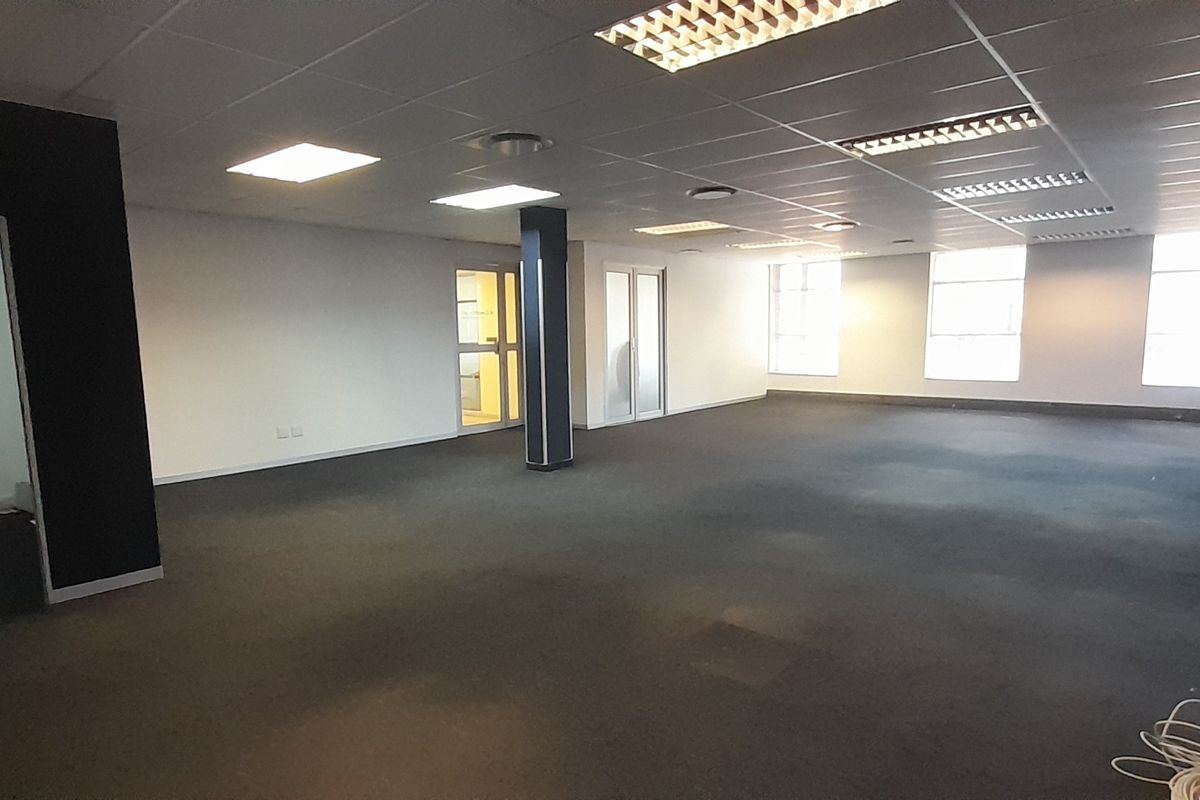 Affordable Open Plan Office in a Strategic Monument Park Location - Photo 5