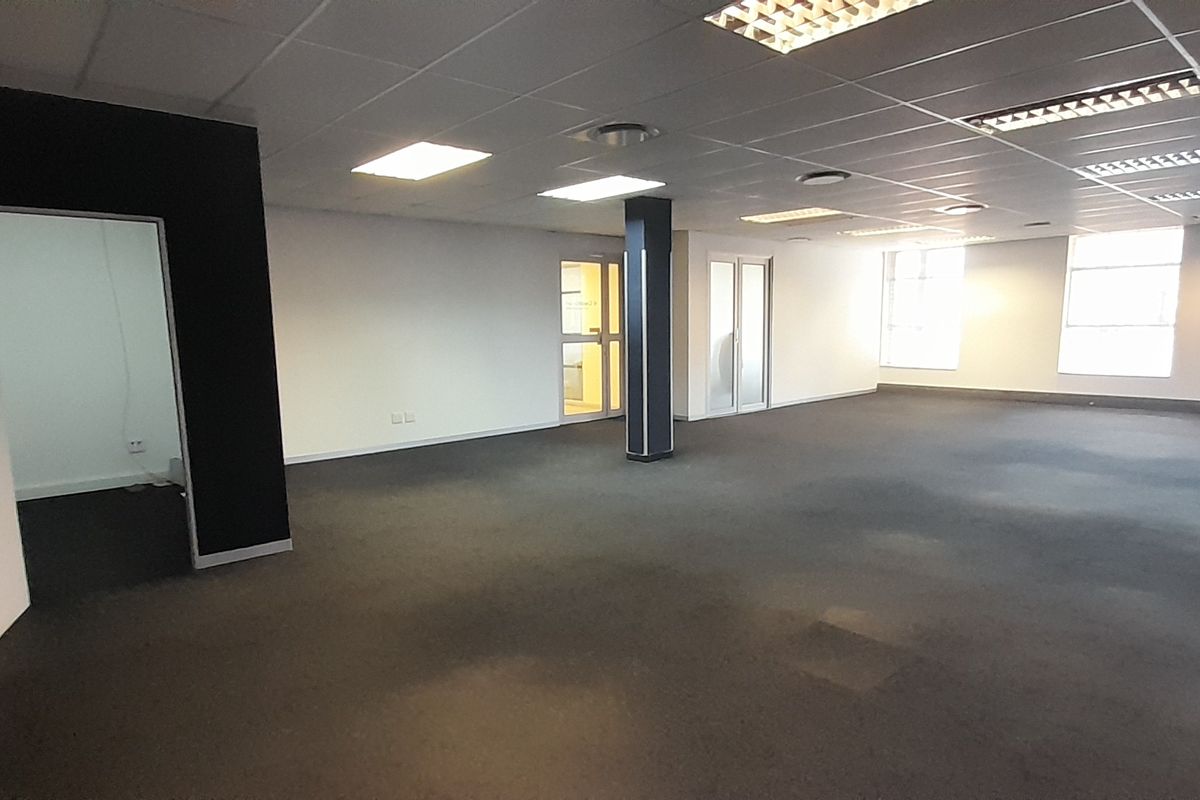 Affordable Open Plan Office in a Strategic Monument Park Location - Photo 4
