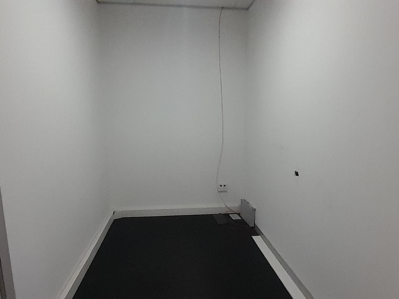 Affordable Open Plan Office in a Strategic Monument Park Location - Photo 9