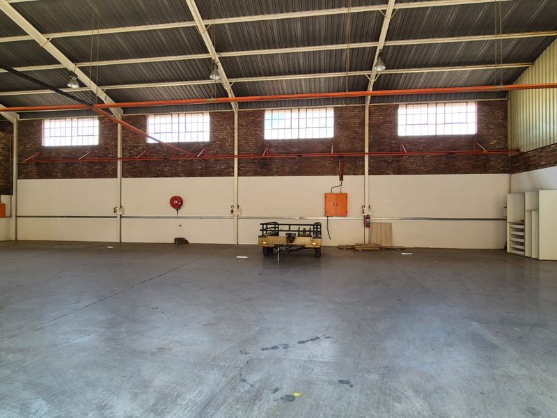 HIGH-CLEARANCE 520M2 WAREHOUSE IN SECURE SAMCOR PARK | READY FOR IMMEDIATE OCCUPATION - Photo 10