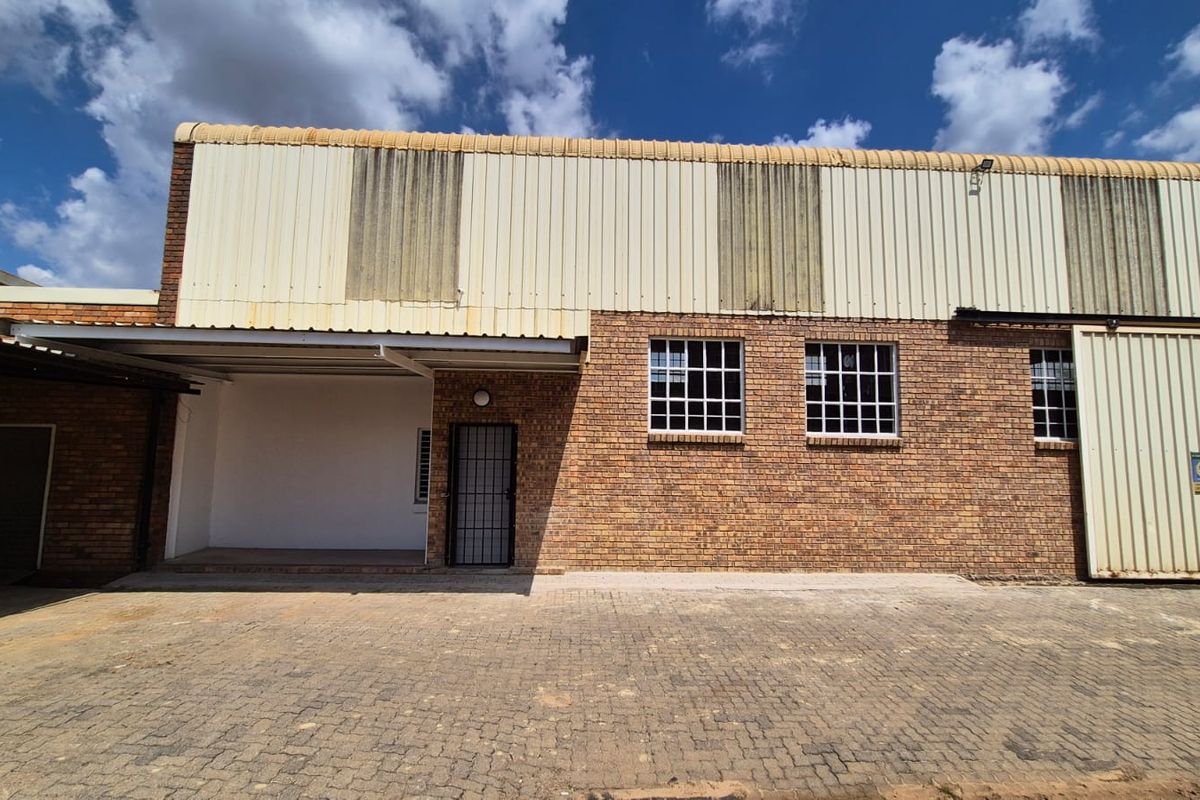 HIGH-CLEARANCE 520M2 WAREHOUSE IN SECURE SAMCOR PARK | READY FOR IMMEDIATE OCCUPATION - Photo 2