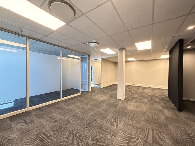 Exceptional Industrial Opportunity, Premium 2,596m2 Warehouse, Old Mint Business Park - Photo 10