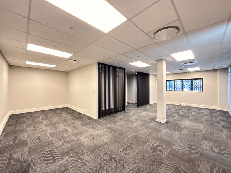 Exceptional Industrial Opportunity, Premium 2,596m2 Warehouse, Old Mint Business Park - Photo 8