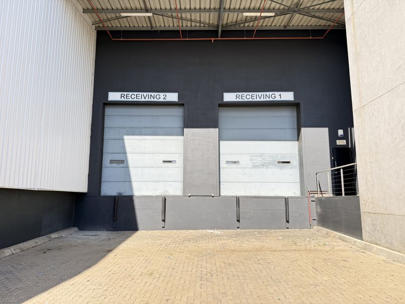 Exceptional Industrial Opportunity, Premium 2,596m2 Warehouse, Old Mint Business Park - Photo 4