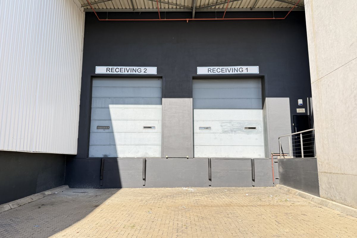 Exceptional Industrial Opportunity, Premium 2,596m2 Warehouse, Old Mint Business Park - Photo 4