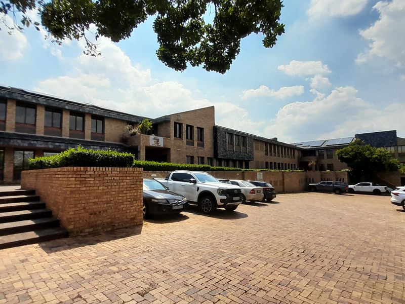 Compact Professional Office Space in Waterfall Office Park - Photo 2