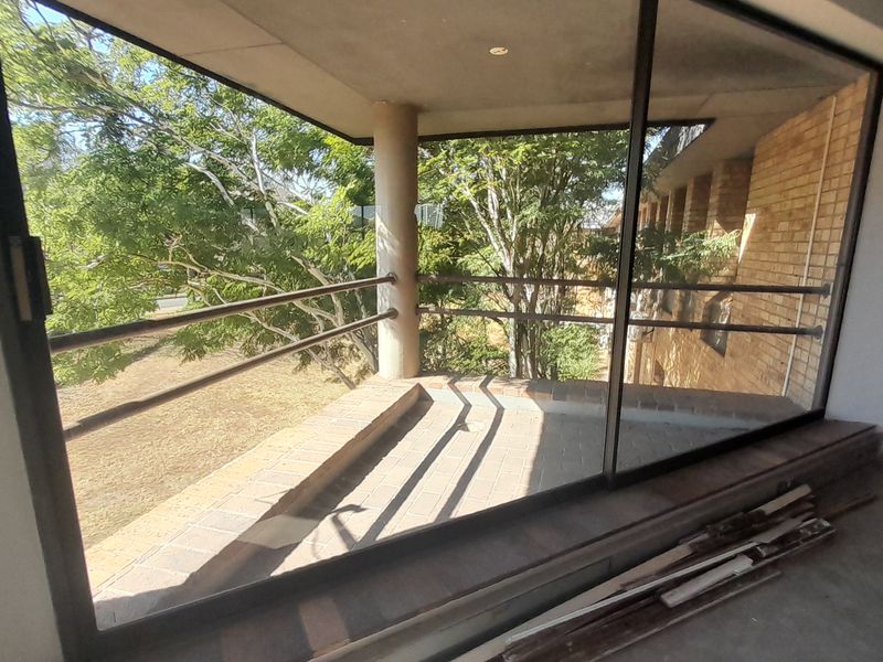 Blank Canvas Office Space Ready for Your Vision in Waterfall Office Park - Photo 3