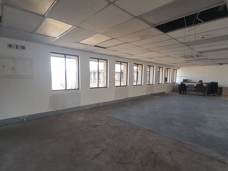 Blank Canvas Office Space Ready for Your Vision in Waterfall Office Park - Photo 7