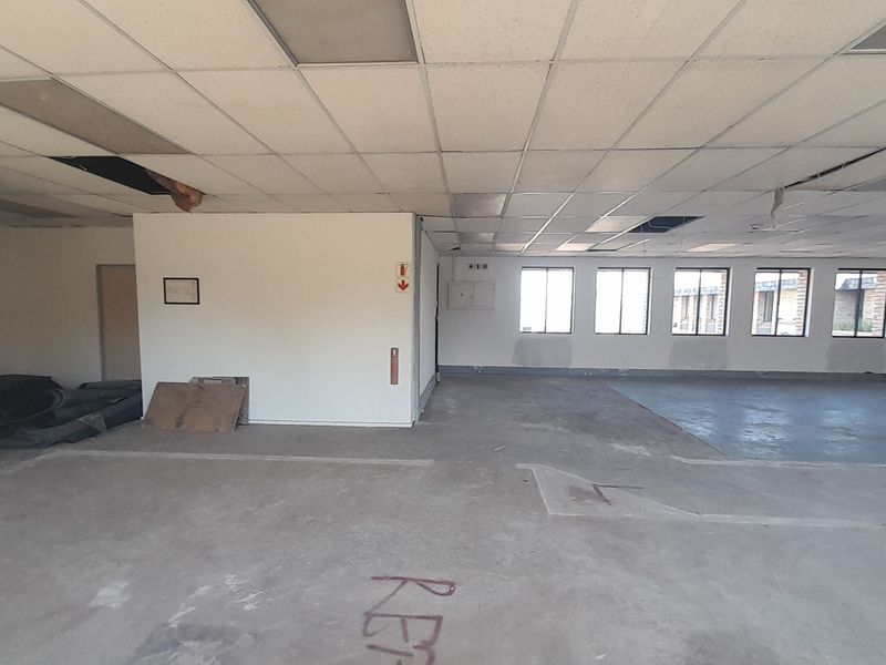 Blank Canvas Office Space Ready for Your Vision in Waterfall Office Park - Photo 6