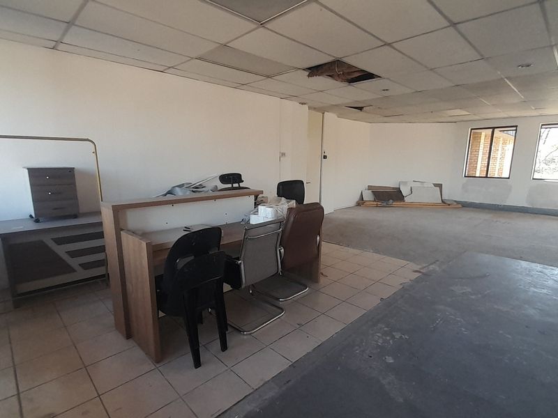 Blank Canvas Office Space Ready for Your Vision in Waterfall Office Park - Photo 5