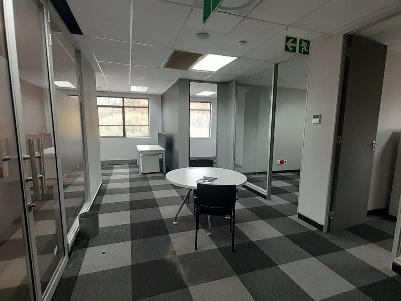 Fully Furnished Office with Private Offices and All Inclusive Operating Costs - Photo 3