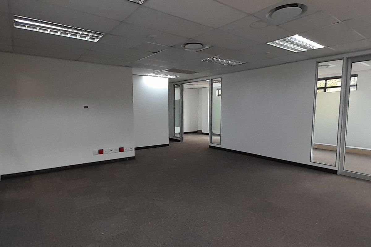 Executive Office Suite with Private Balcony and Included Operating Costs - Photo 2