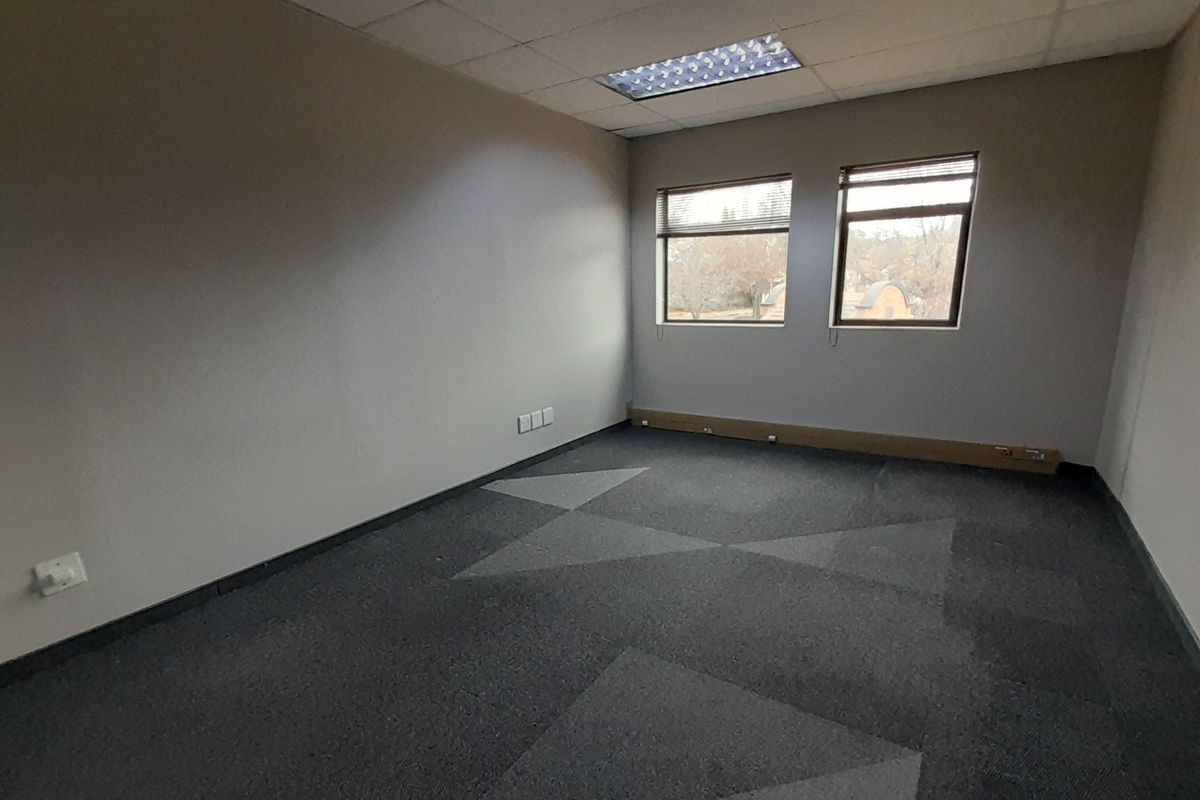 Compact Office Suite at Premium Business Address - Photo 3