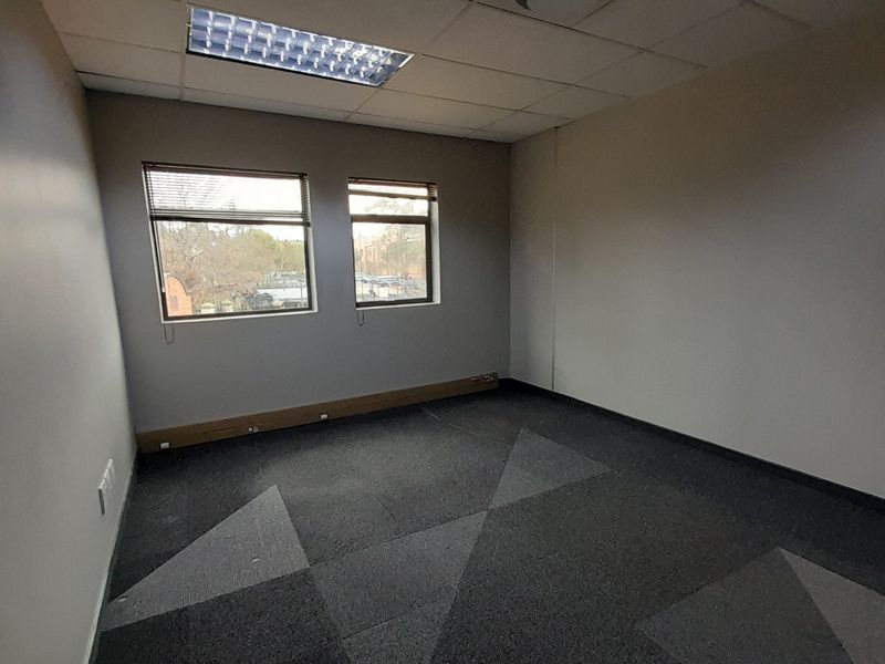 Compact Office Suite at Premium Business Address - Photo 8