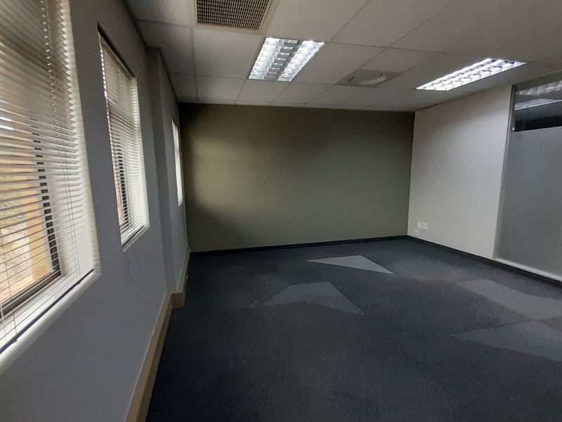 Move In Ready Office within Professional Office Park Environment - Photo 7