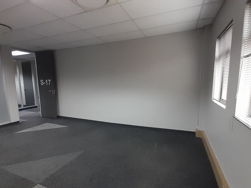 Professional Office Suite in a Prestigious Pretoria East Business Park - Photo 10