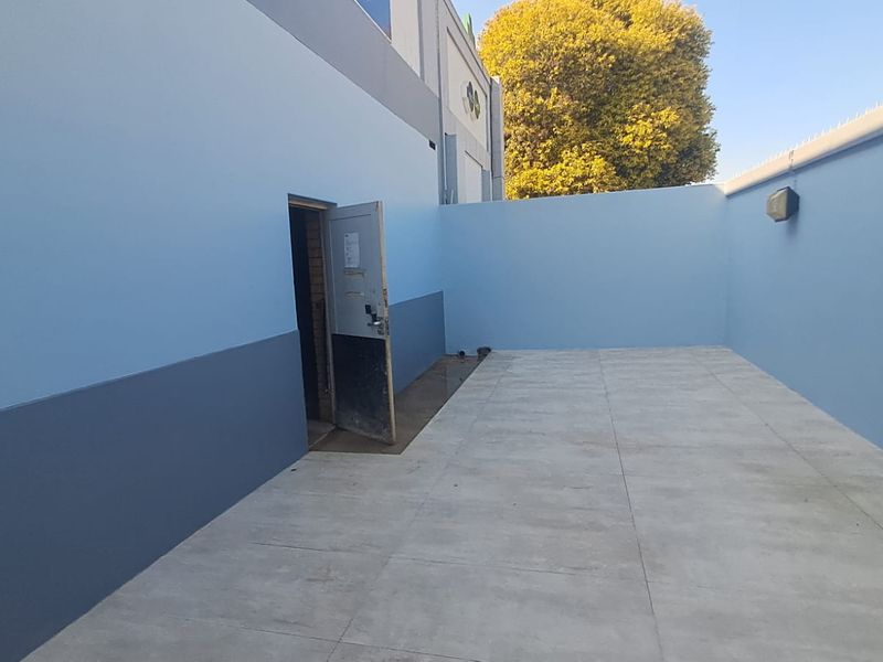 160m2 food production facility or Butchery TO LET in Waterkloof Ridge - Photo 1