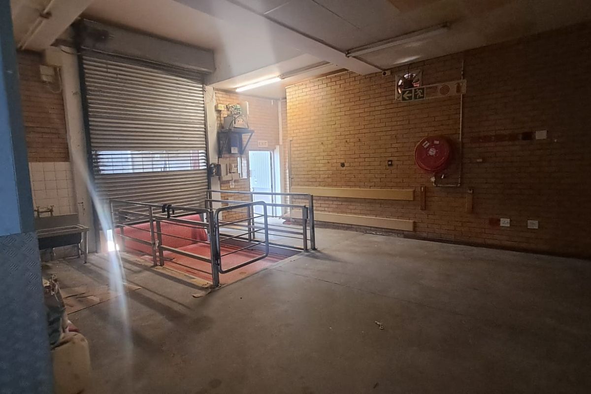 160m2 food production facility or Butchery TO LET in Waterkloof Ridge - Photo 4