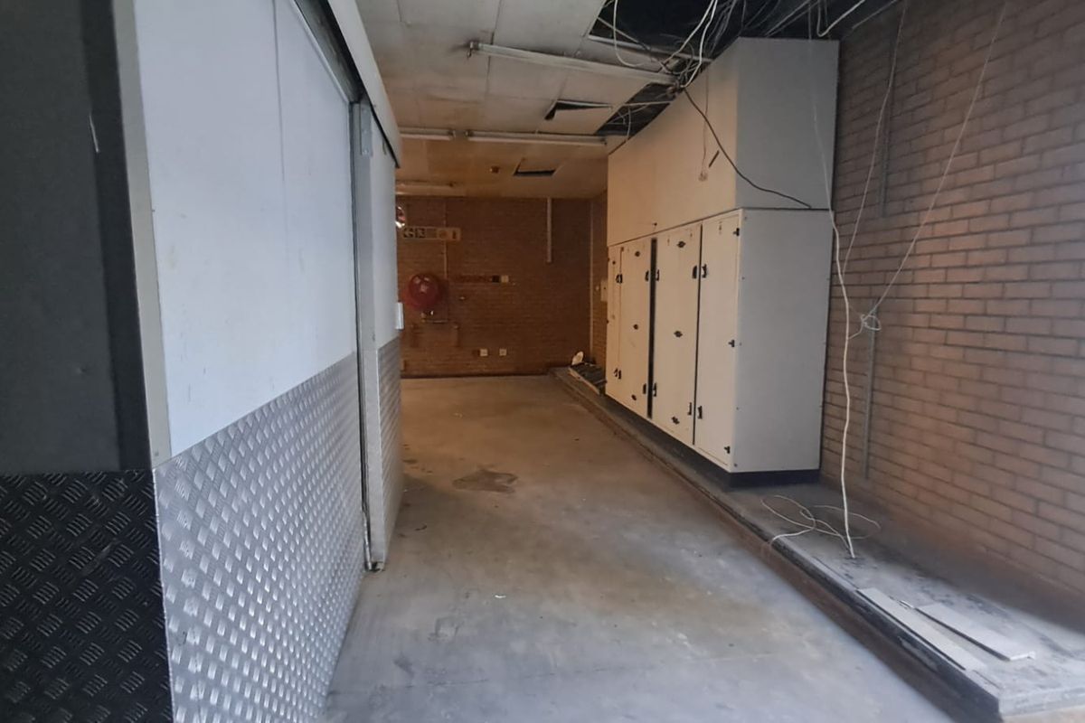 160m2 food production facility or Butchery TO LET in Waterkloof Ridge - Photo 3